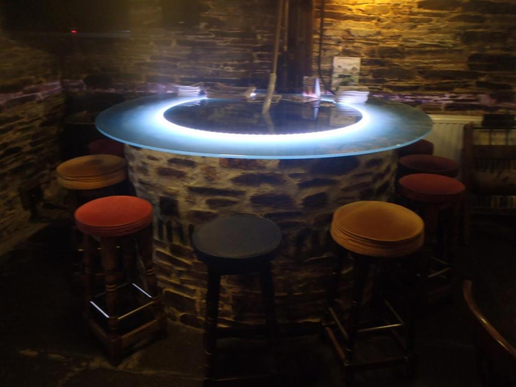The Farmers Arms Сент-Меррин Экстерьер фото
